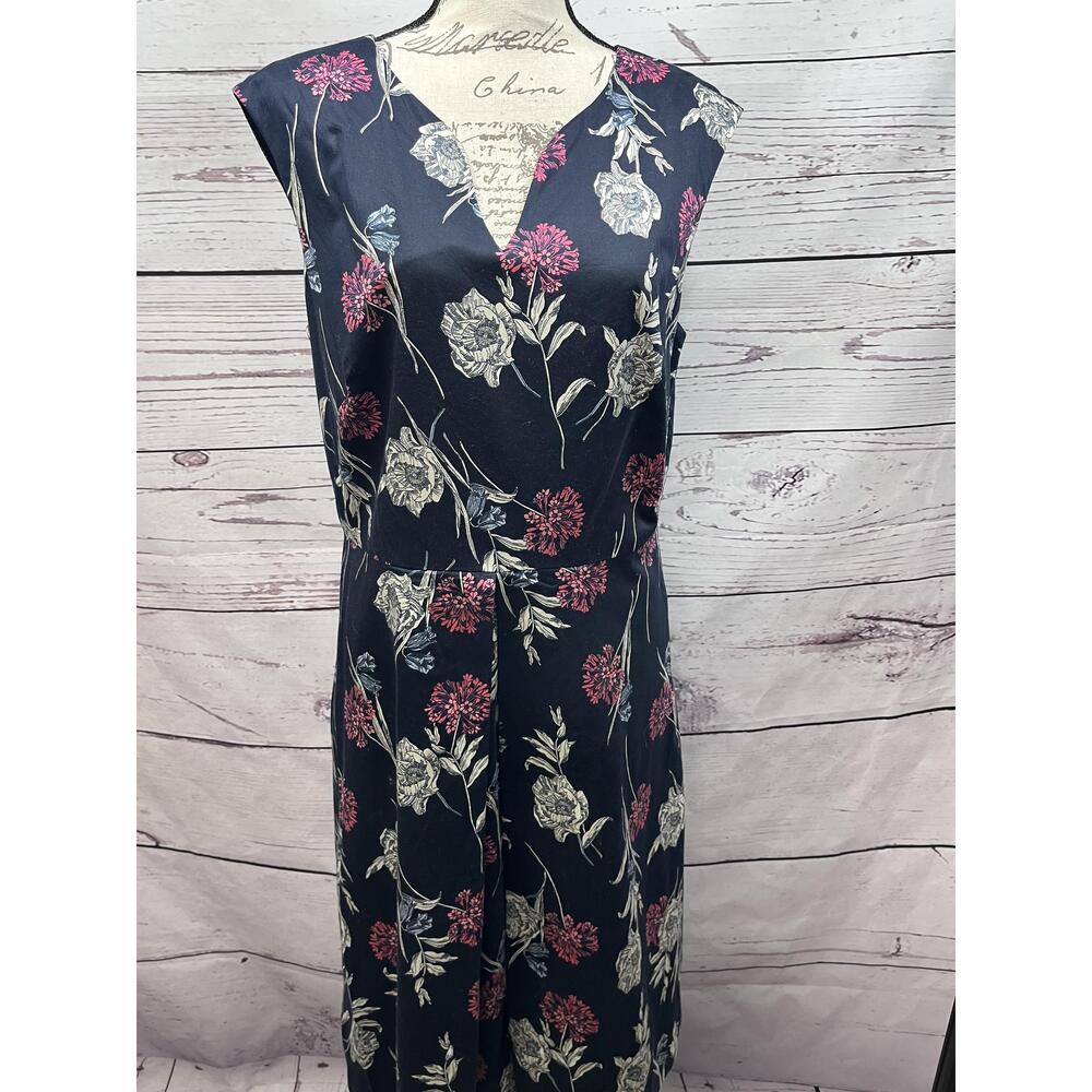 Ann Taylor Navy Floral Sleeveless V-Neck Dress